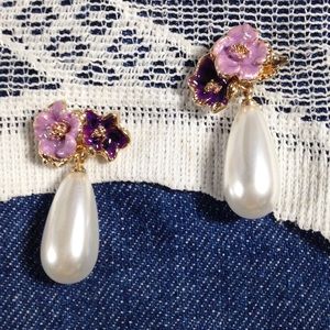 3 items free shipping Les nereides pearl earrings